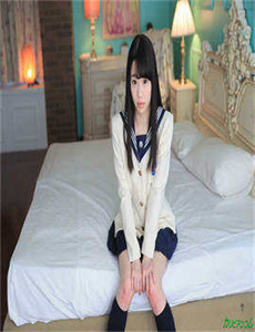 美女裸体写真艺术视频-老师黑色双开真丝旗袍的穿着效果